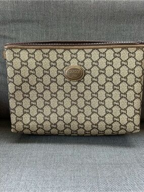 Gucci Plus Supreme Clutch / Cosmetic Bag – Vintage Preowned – Authentic – EUC